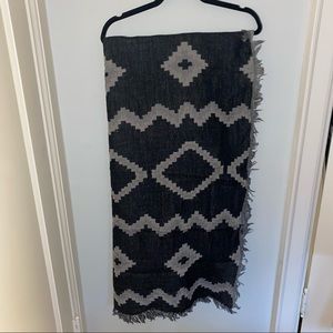 Aritzia Wilfred Reversible Scarf